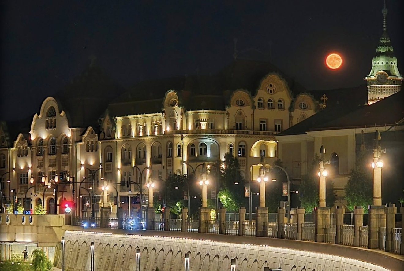 Eperhold ragyogott Nagyvárad felett