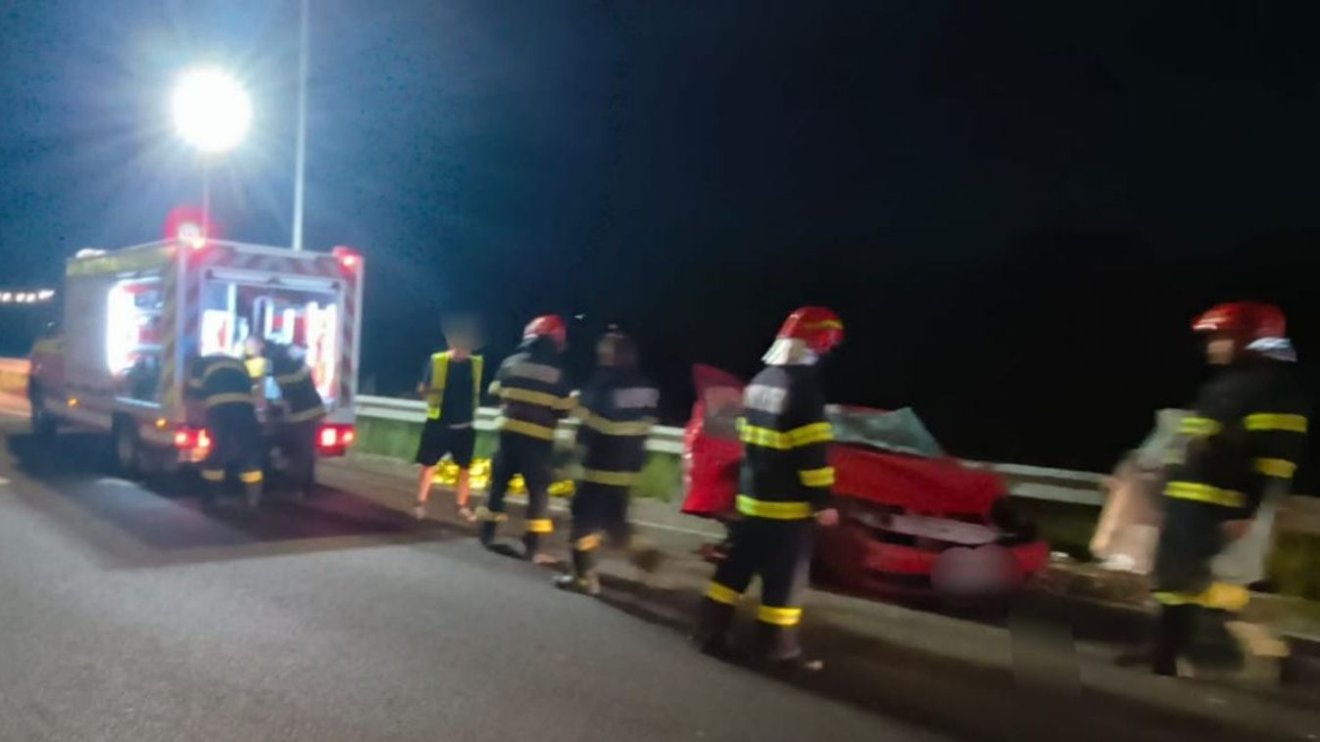 FRISSÍTVE | Figyelmetlen sávváltás miatt történhetett a szentjánosi baleset