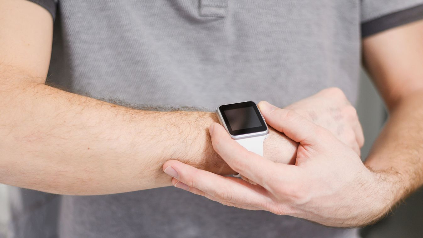 Okosóra miatt zártak ki egy érettségizőt