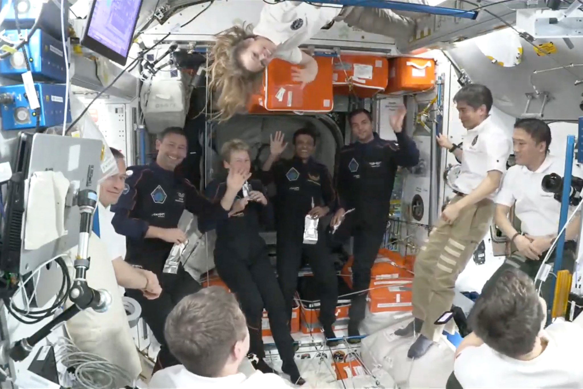 Csatlakozott a Nemzetközi Űrállomáshoz a Dragon űrhajó Kapu Tiborral a fedélzetén