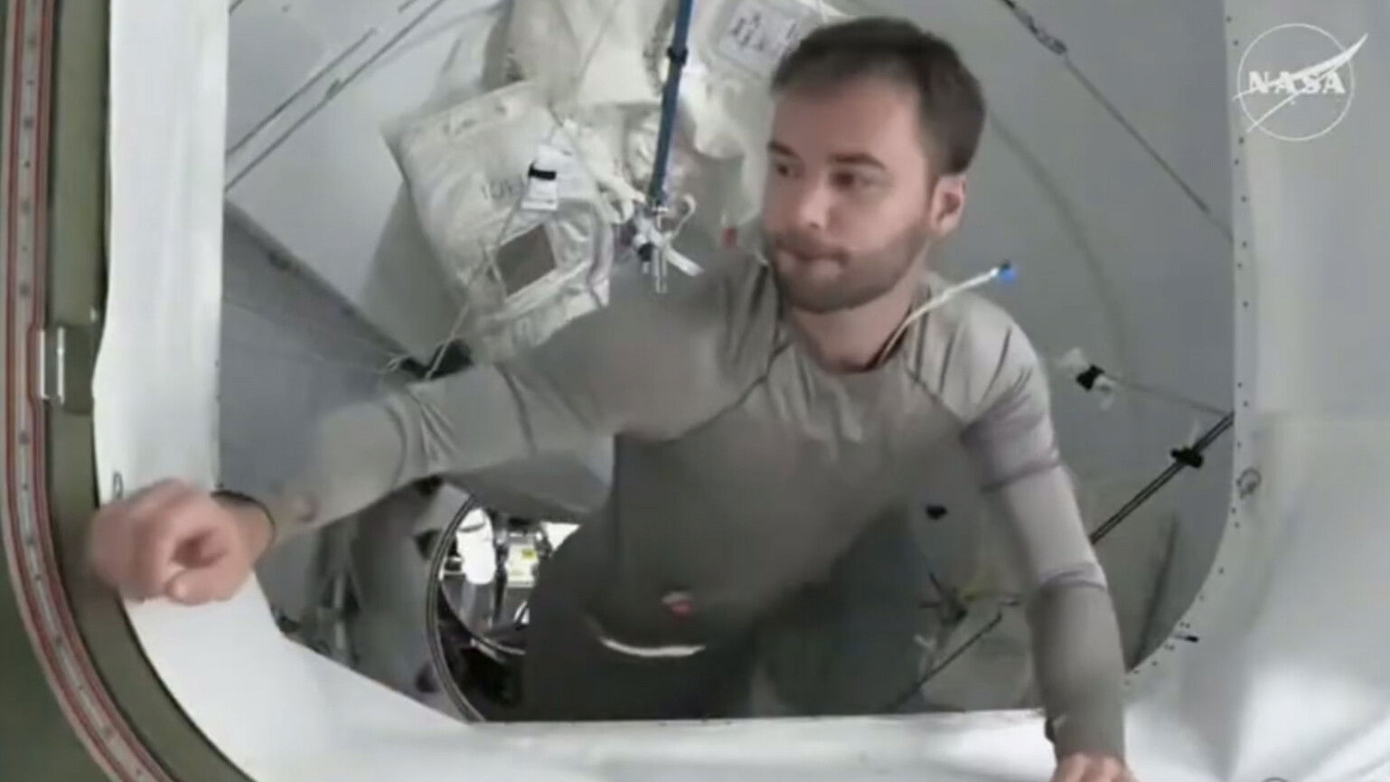 Élőben követhető Kapu Tiborék visszatérése a Földre| VIDEÓ