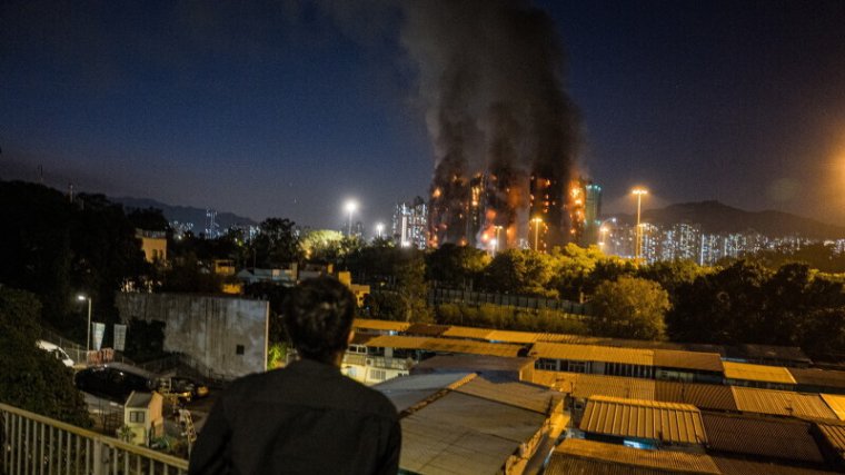 Rengeteg halottja van a hongkongi tűznek, sok embert még keresnek