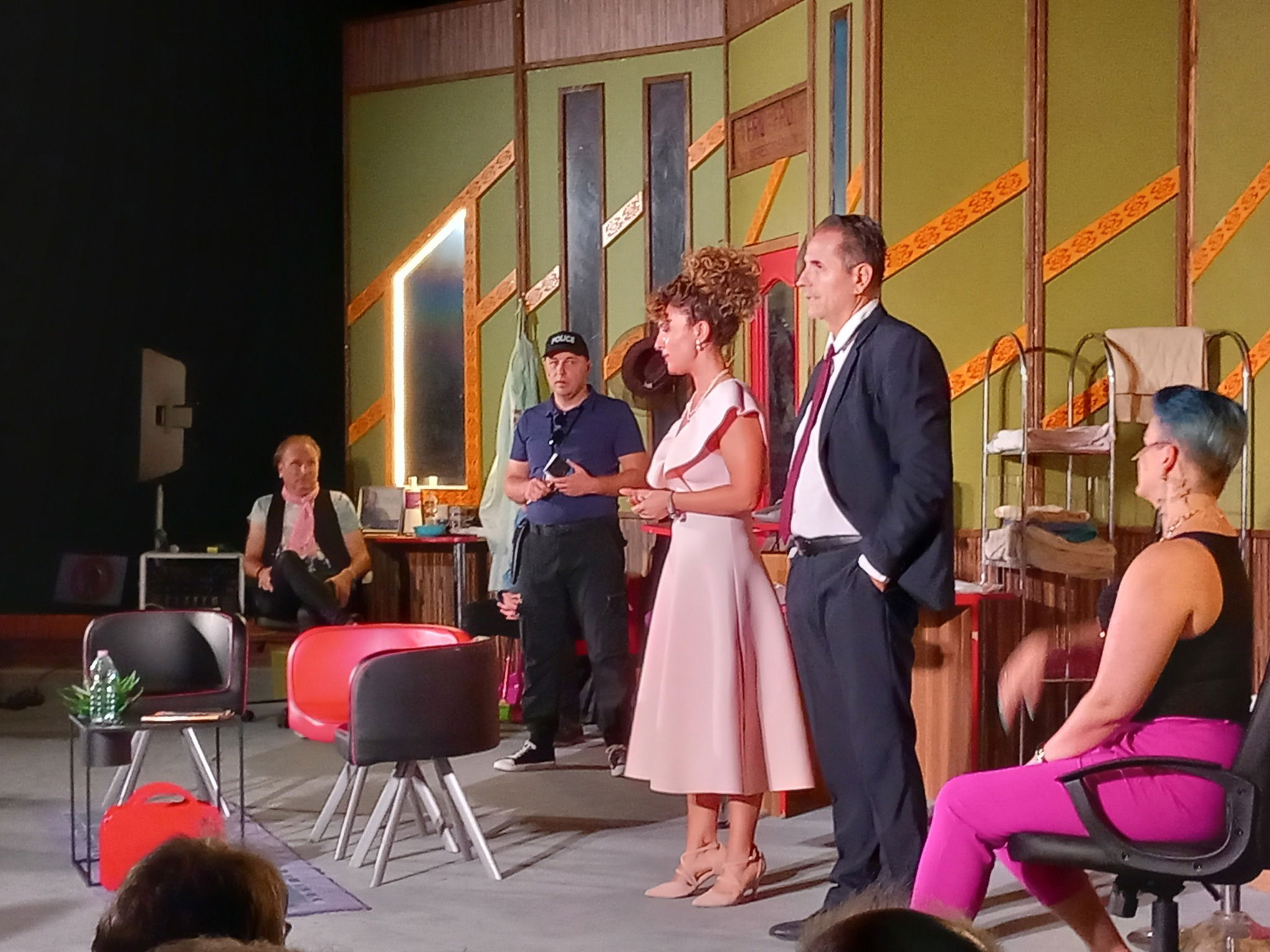 „Hajmeresztő” társasjátékkal folytatódott a színházi fesztivál Nagyváradon