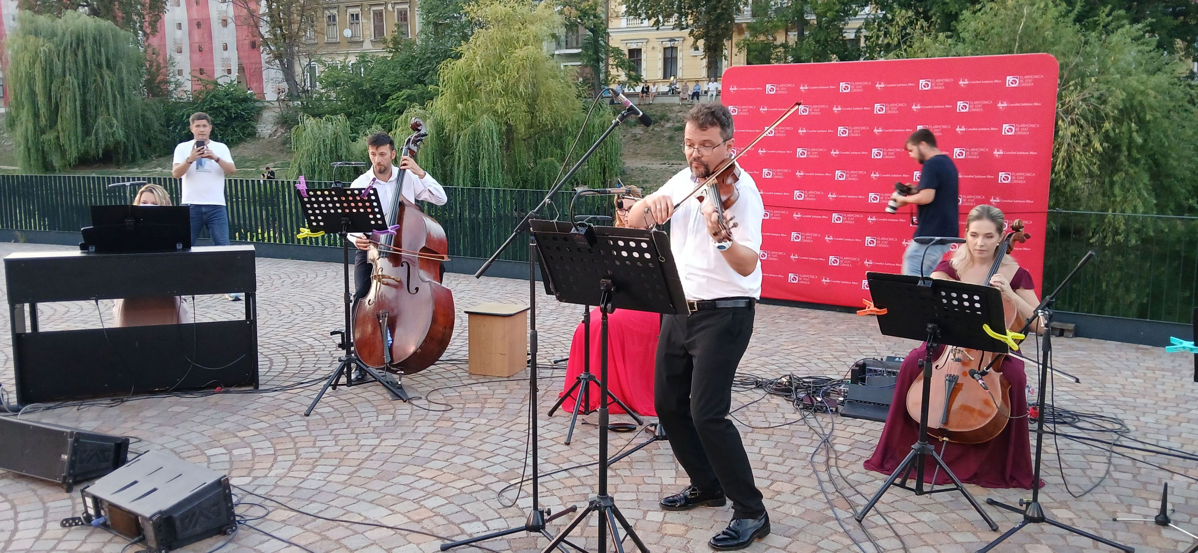 Kék Duna keringő a zöld Körös partján