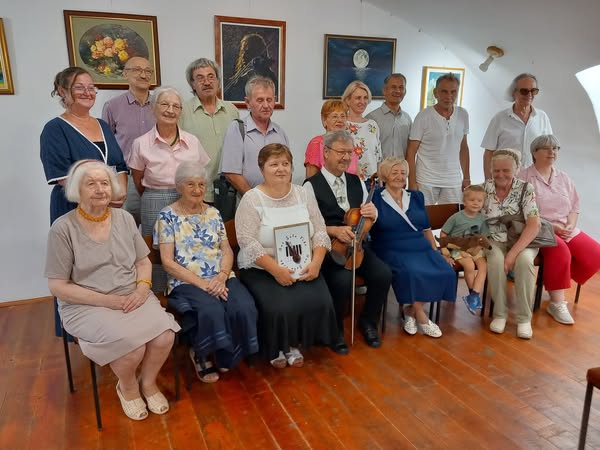 Szatmári képzőművészek alkotásaiból nyílt kiállítás a TEG-ben