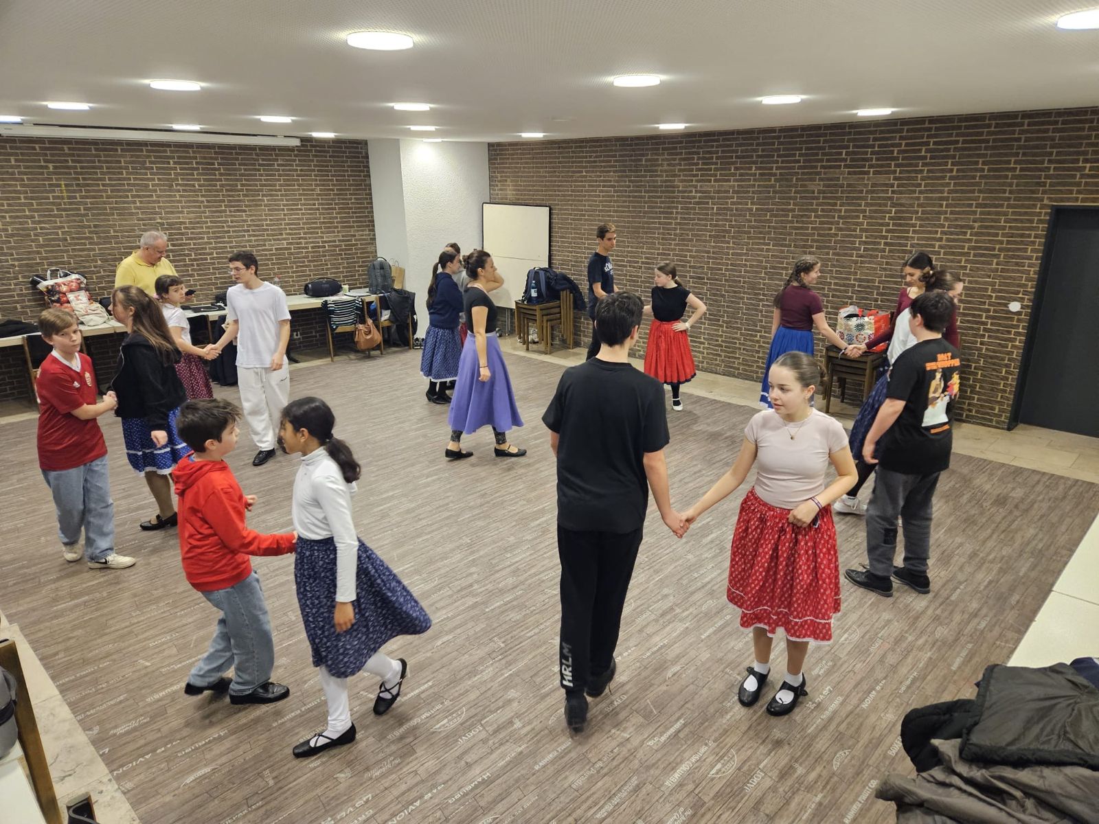 Néptánccal a diaszpórában élő magyarság szolgálatában