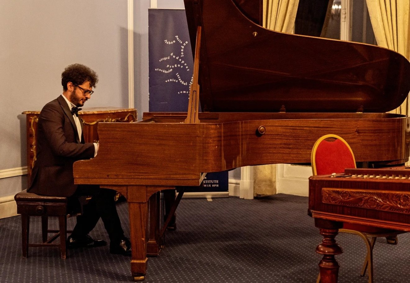 Zongora és cimbalom párbeszéde a váradi filharmóniában