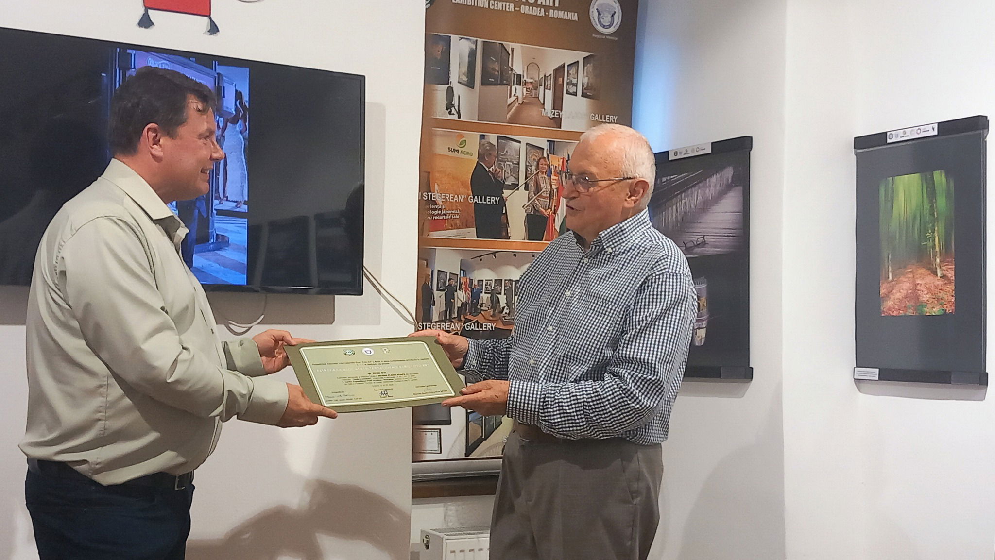 Bukaresti fotóművésznek nyílt egyéni kiállítása Nagyváradon