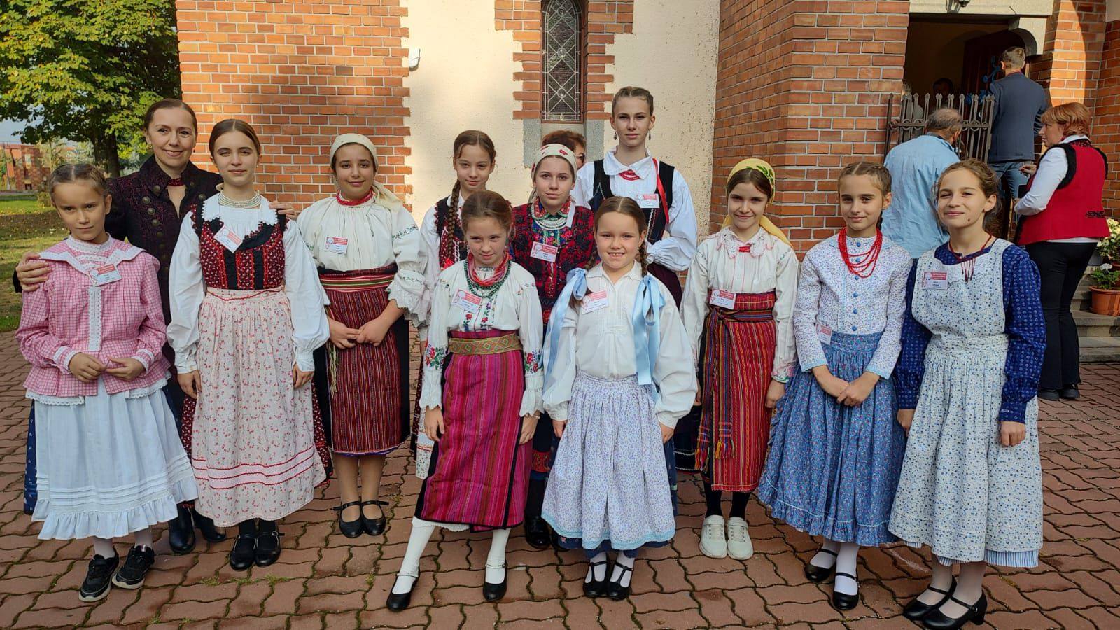 Több díjjal tértek haza az országos népdalvetélkedőről a Bihar megyei diákok | VIDEÓK