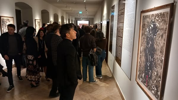 Kortárs művészeti projekt látható a római katolikus püspöki palotában