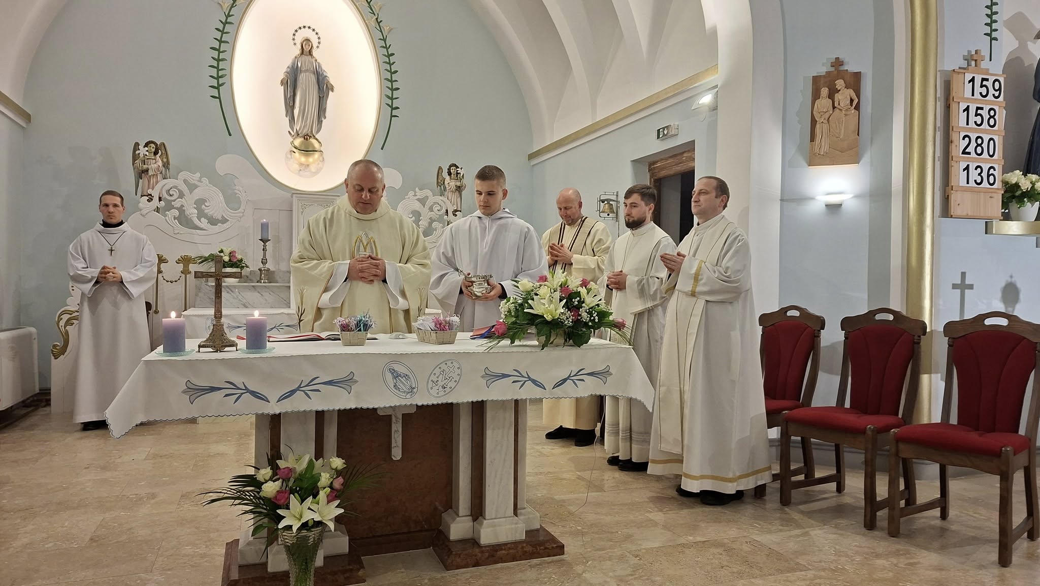 Különleges templombúcsút ünnepeltek a nagyváradi Katalin-telepen