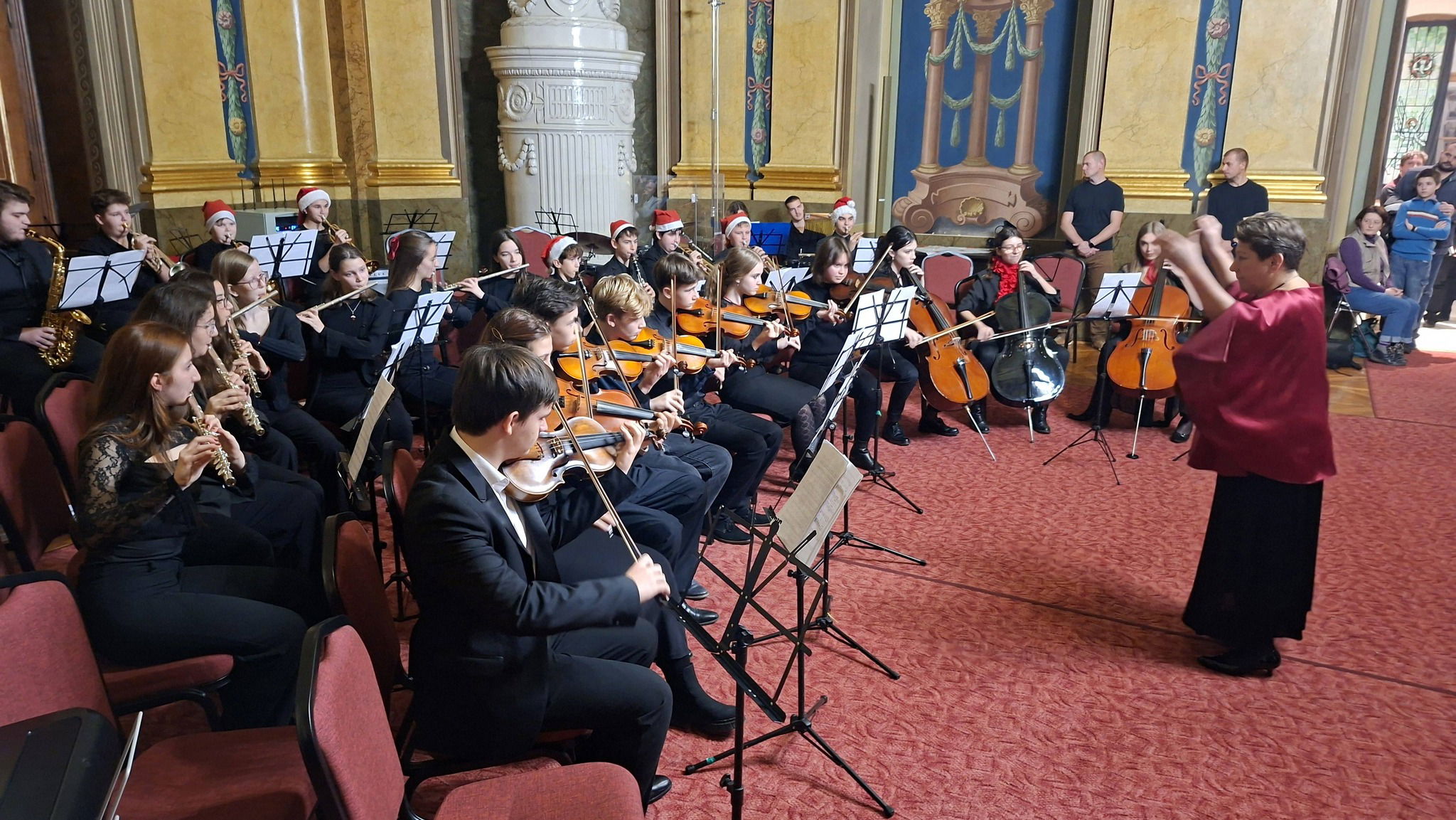 Karácsonyi koncertet és kiállítást szerveztek a püspöki palotában | GALÉRIA