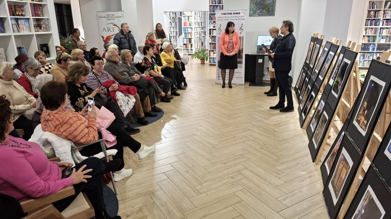 Nagyváradi látnivalókról nyílt fotókiállítás a megyei könyvtárban