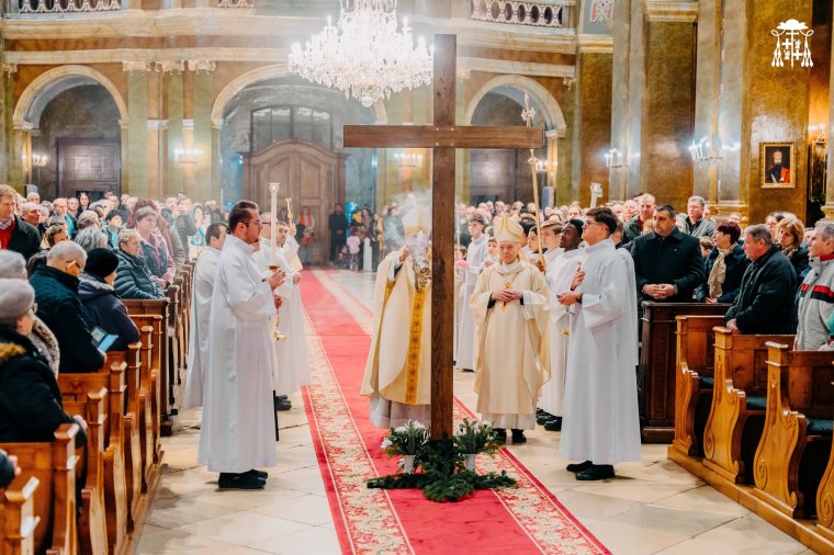 A missziós kereszt árnyékában: lezárták a jubileumi szentévet a nagyváradi egyházmegyében