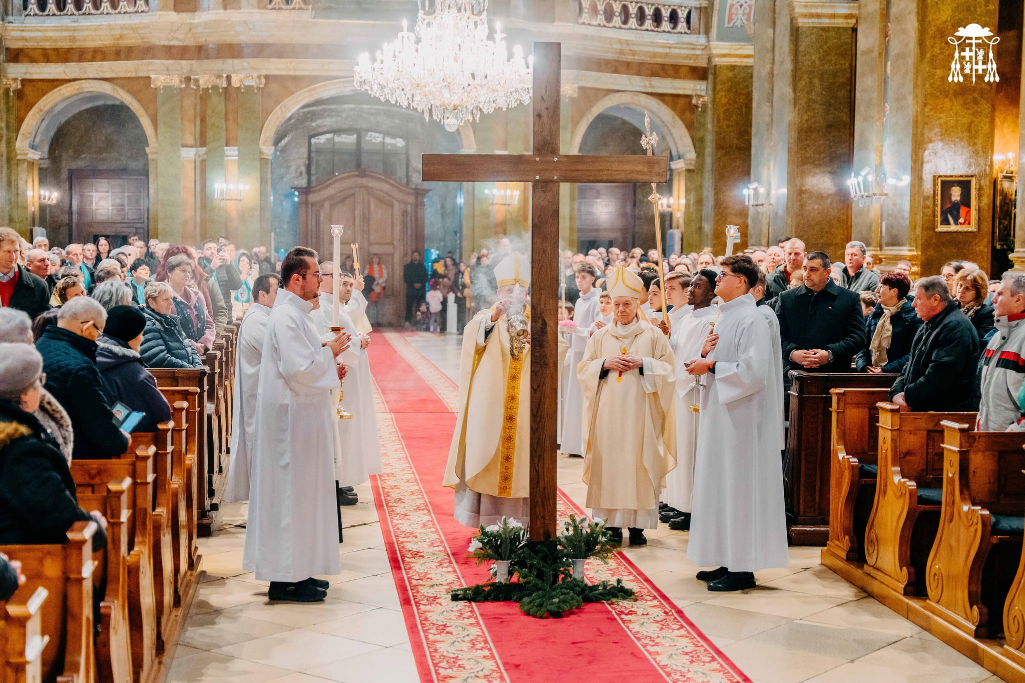 A missziós kereszt árnyékában: lezárták a jubileumi szentévet a nagyváradi egyházmegyében