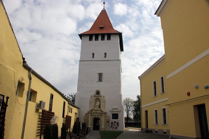 Szentivánéji Fesztivált tartanak a nagyszalontai Csonkatoronynál