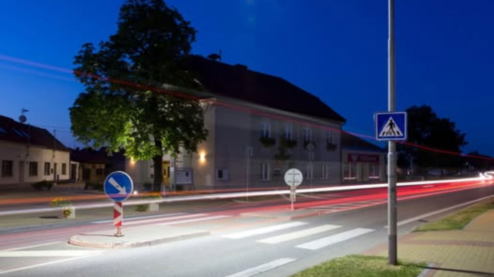 Intelligens gyalogátkelők létesülnek a megyében