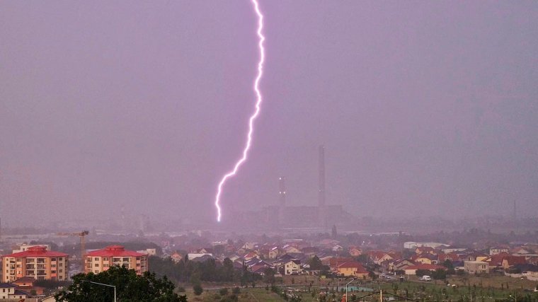 Vasárnap déltől hétfő reggelig viharokra lehet számítani az ország nagy részében