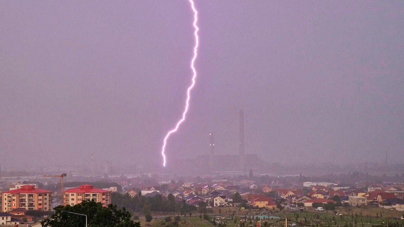 Vasárnap déltől hétfő reggelig viharokra lehet számítani az ország nagy részében
