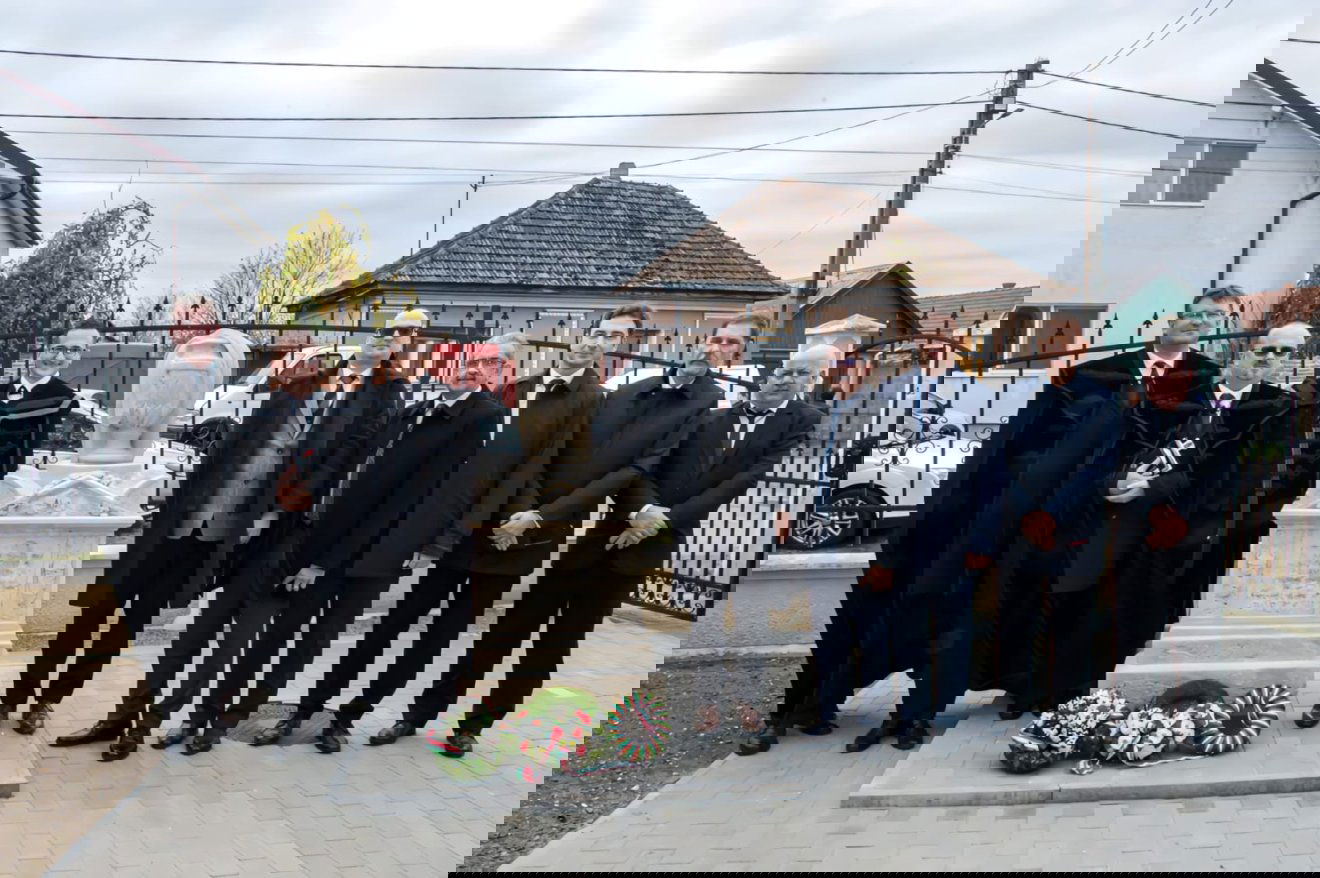 Restaurálták az elveszettnek hitt kisszántói Lányi-Boronkay-síremléket