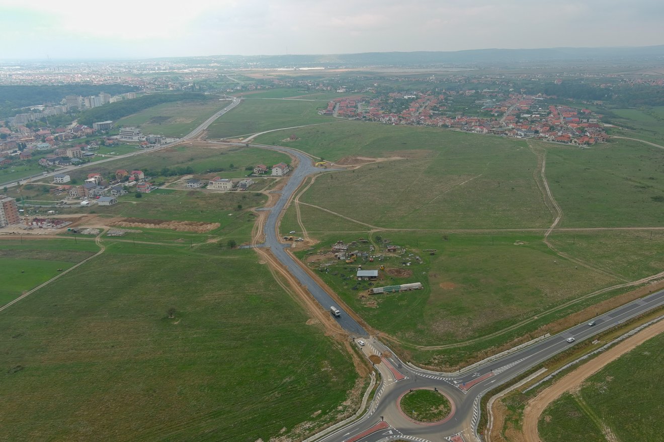 Átadták a forgalomnak a váradszentmártoni és metropolisz-övezeti körgyűrűket összekötő utat