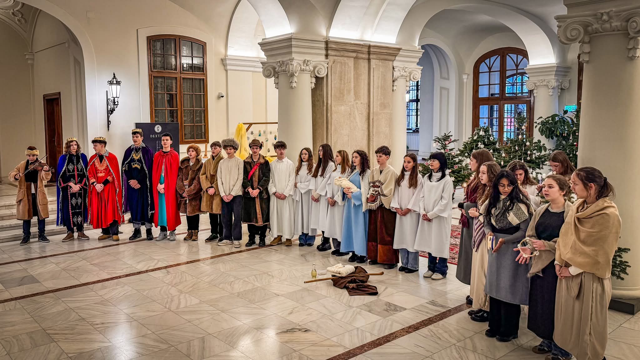 Karácsonyi örömhír – betlehemező diákok Székelyhídon