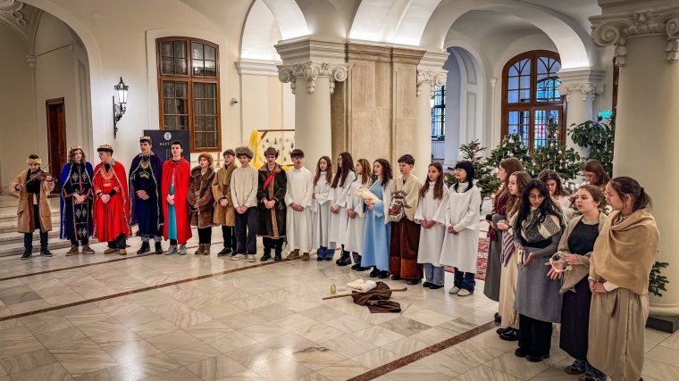 Karácsonyi örömhír – betlehemező diákok Székelyhídon