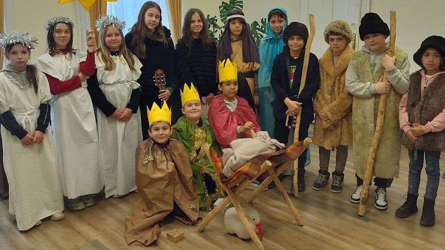 Hagyományőrző betlehemezés Albison