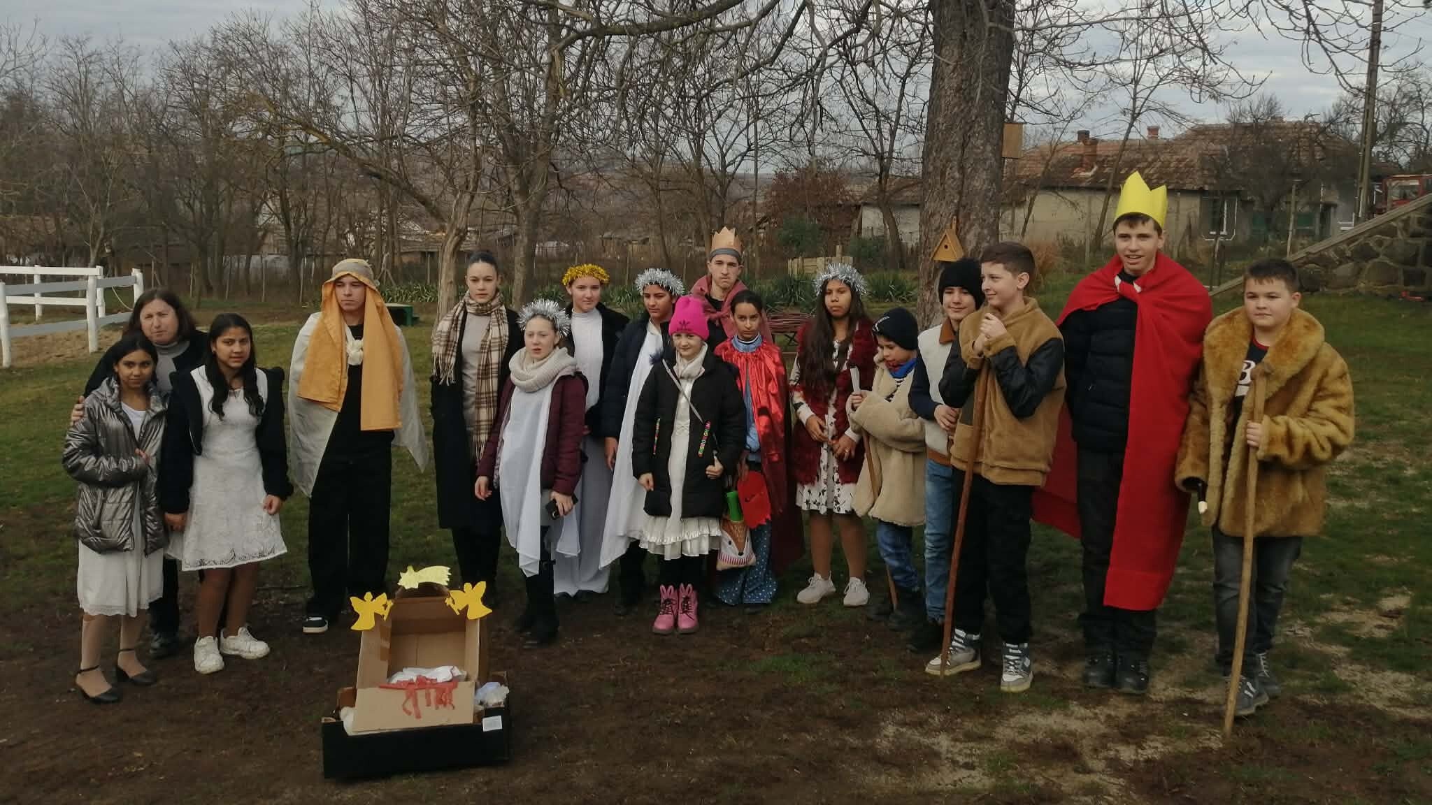 Ott, ahol a hagyományok tovább élnek: betlehemezés Hegyközszentmiklóson