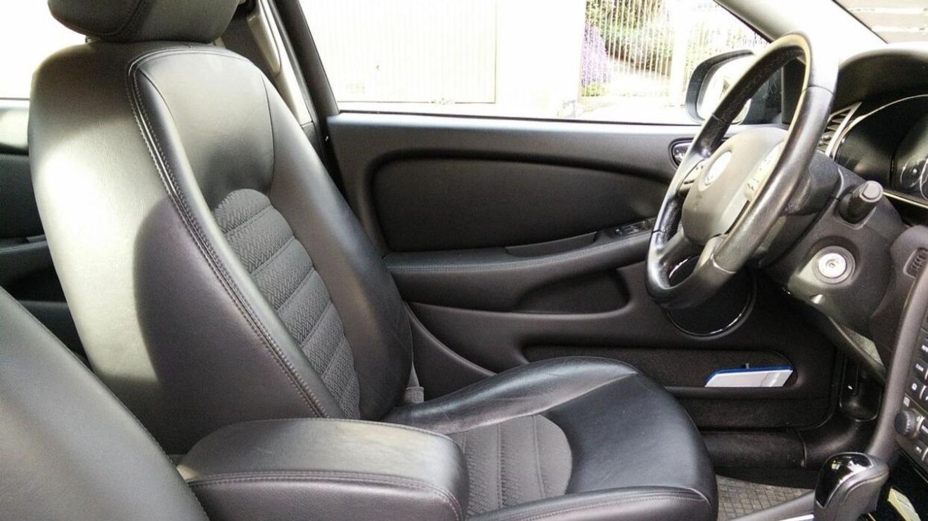 Mutatós üléshuzatok az autók belső terébe (x)