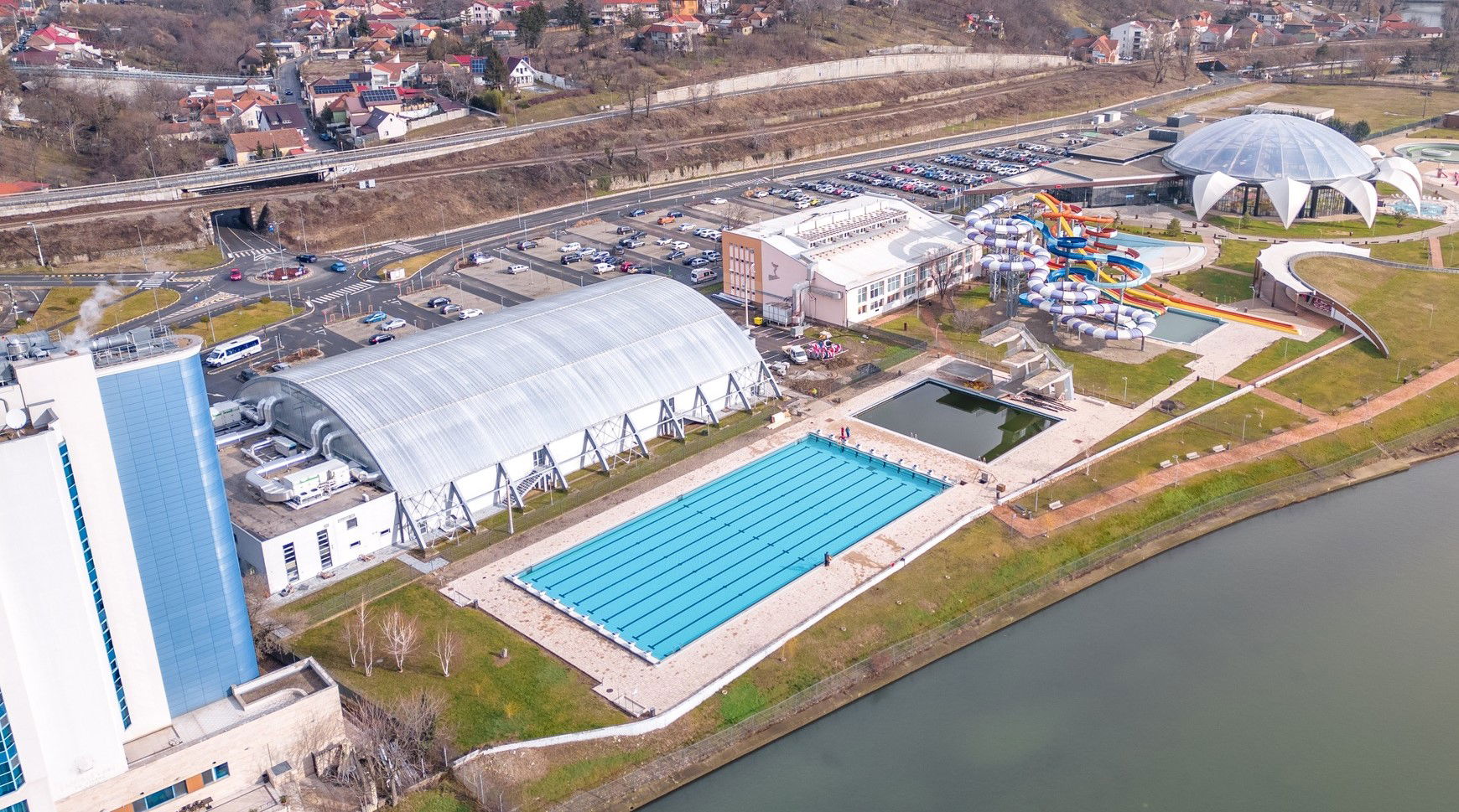 Hétfőtől újra látogatható a szabadtéri olimpiai úszómedence