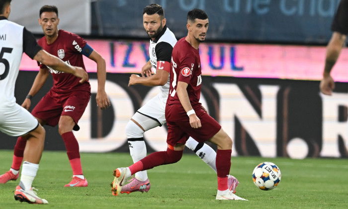 FRISSÍTVE | A videóbíró megmentette, Sinyan továbbfejelte a CFR-t