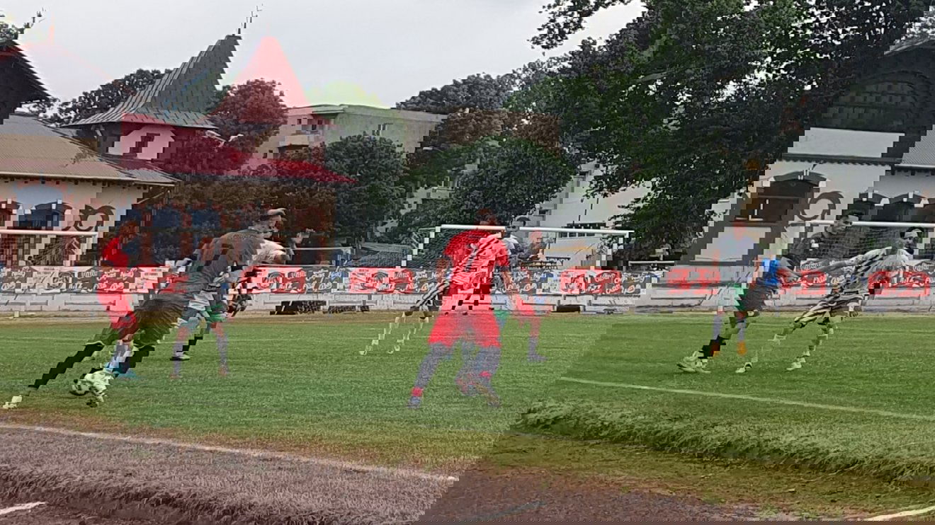 Öt gól, hat kapufa – parádés kupameccs a Rhédey-kertben