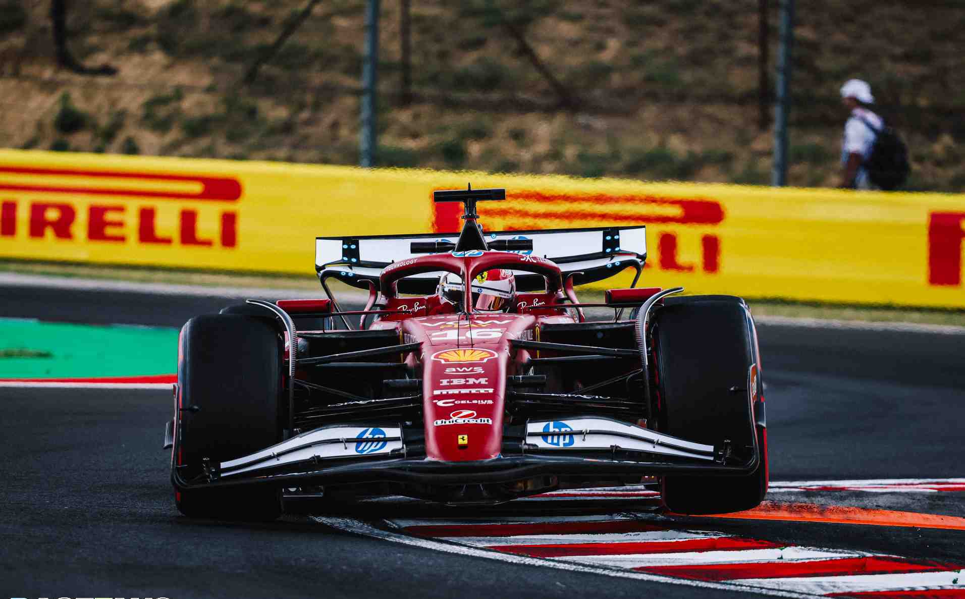 Leclerc a semmiből villant – Ferrari-rajtelsőség a Hungaroringen
