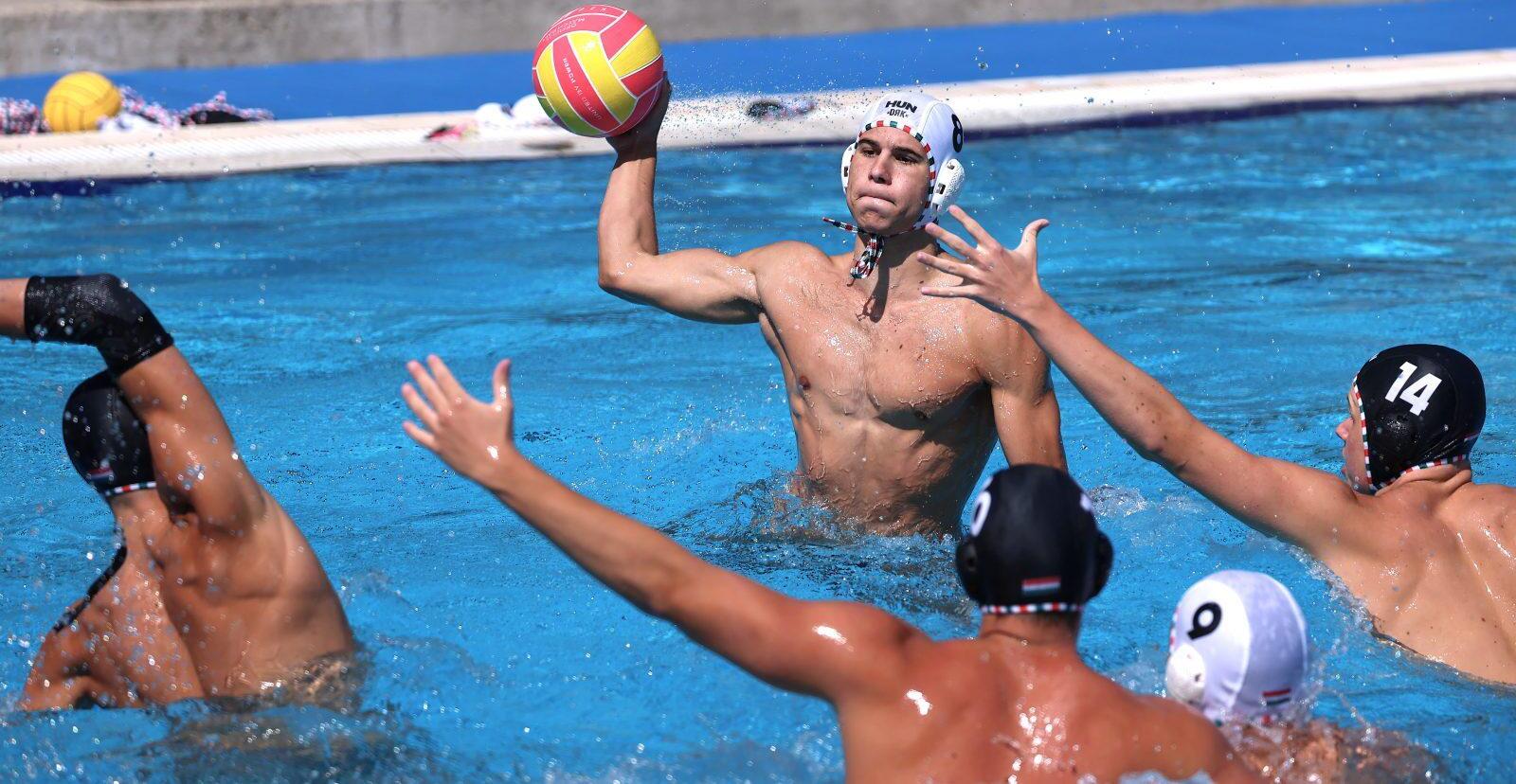 Nagyváradon ugranak vízbe a jövő vízilabdázói