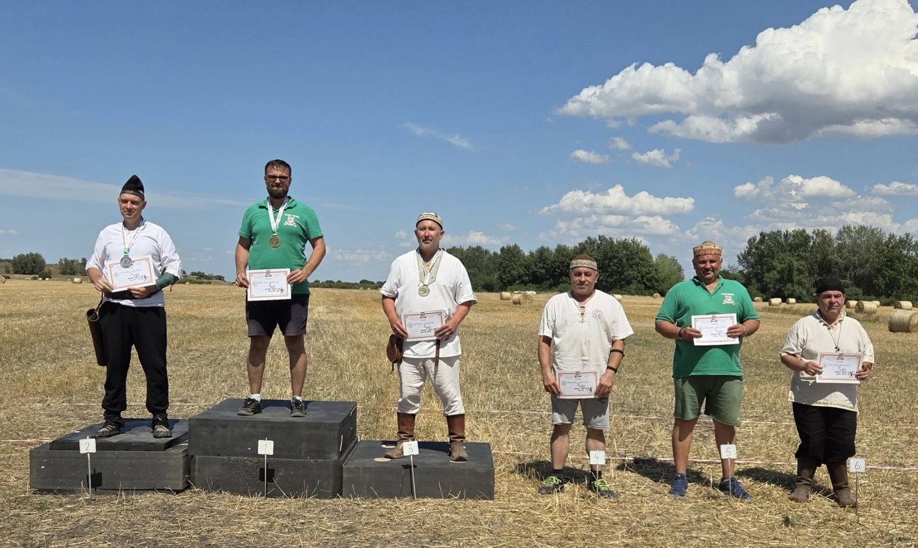 Íjászparádé a Posticum-tanya mellett