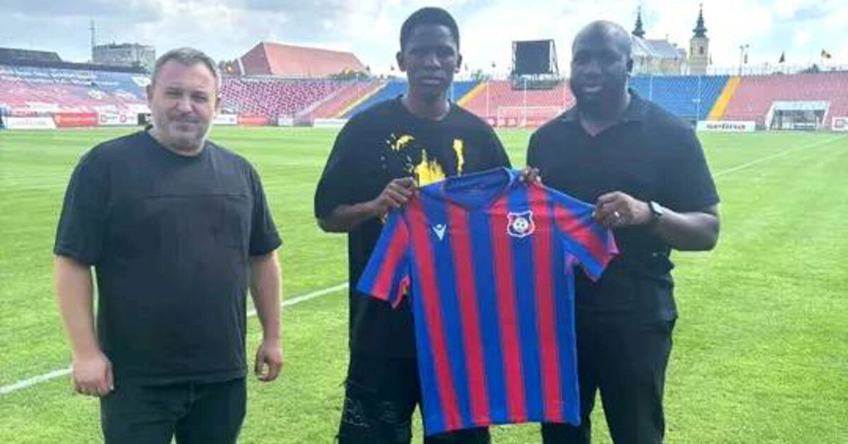 Két guineai fiatalt igazoltak a piros-kékek