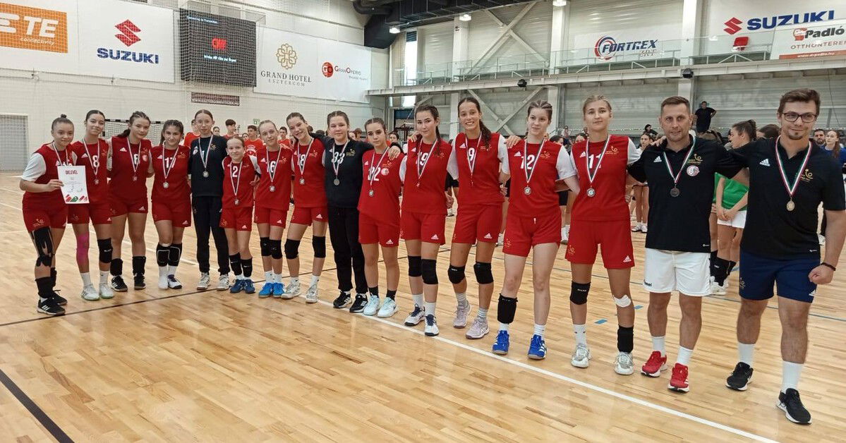 Három érmihályfalvi lány a Partium ezüstcsapatában