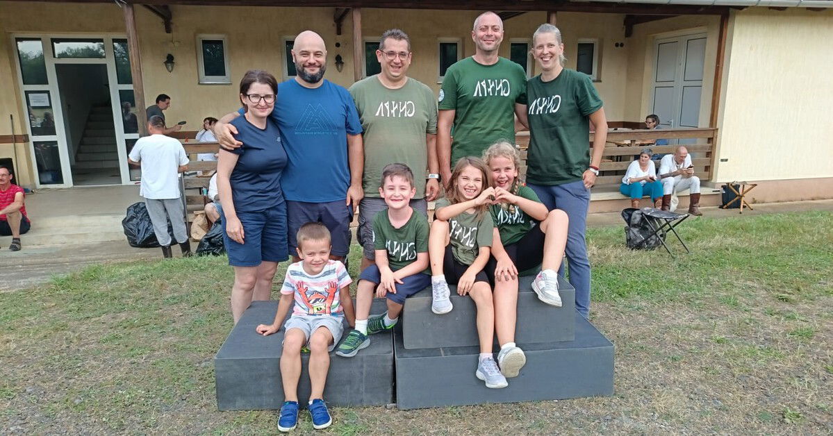 Hajdúböszörményben villogtak a Pusztai Farkasok íjászai