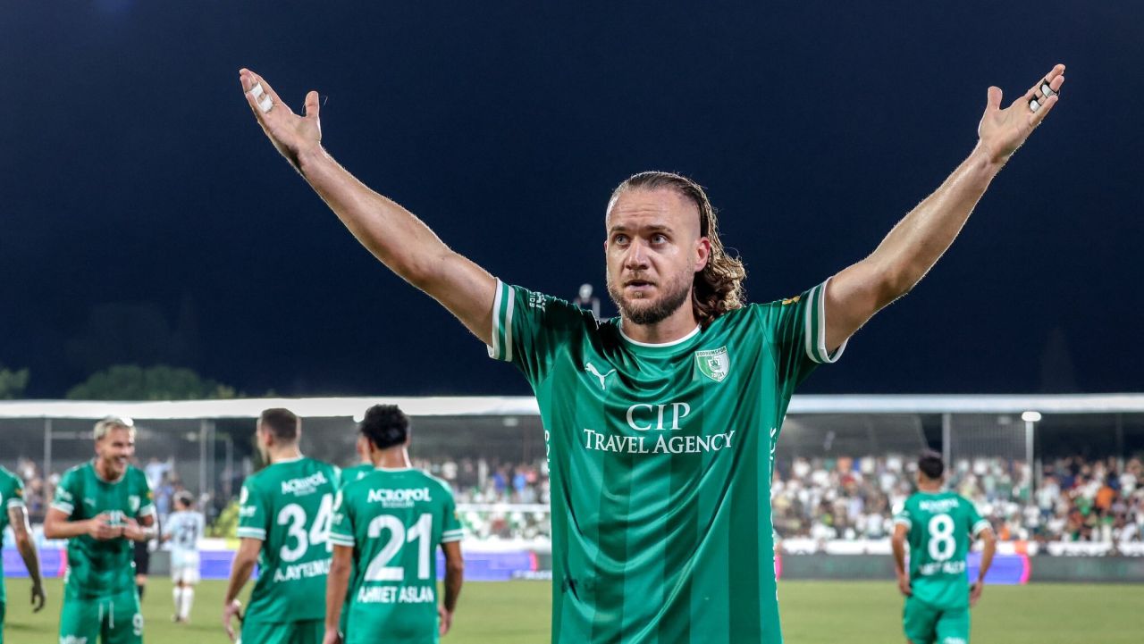 Klub nélkül maradt George Pușcaș