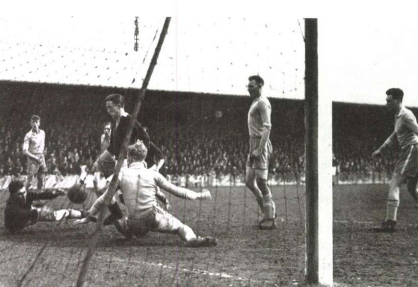 A kis Kopek nagy útja a futball csúcsáig – 1. rész