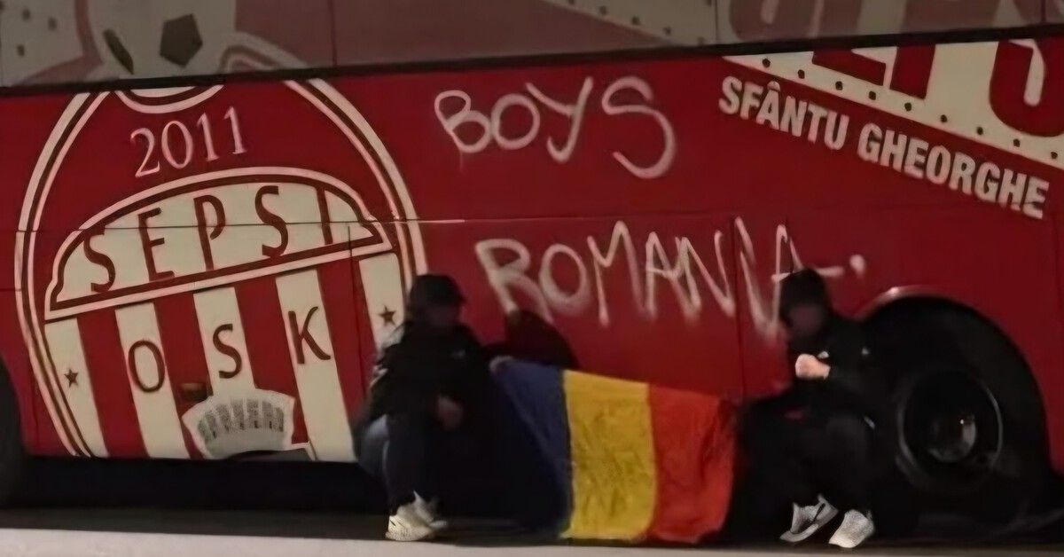 Az éj leple alatt rongálták meg a Sepsi OSK buszát Krajován