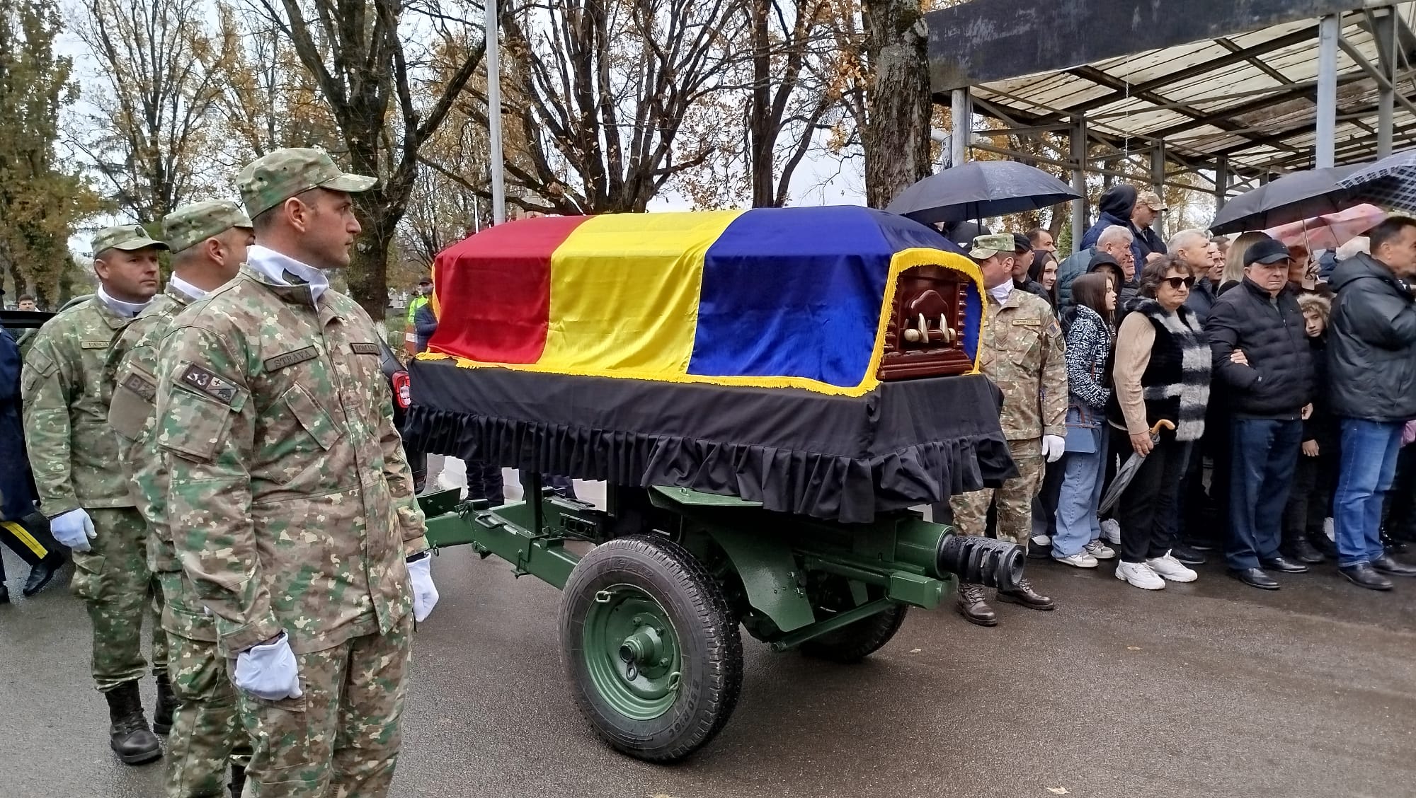 Utolsó útjára kísérték Jenei Imrét a nagyváradi Rulikowski temetőben | VIDEÓK!