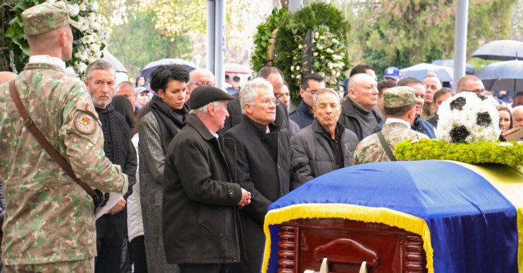 Méltósággal búcsúztatták Jenei Imrét Nagyváradon | GALÉRIA és VIDEÓK