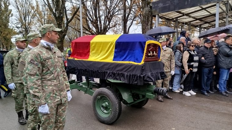 Utolsó útjára kísérték Jenei Imrét a nagyváradi Rulikowski temetőben | VIDEÓK!