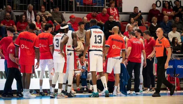 A csoportelsőség a tét a Nagyvárad Arénában