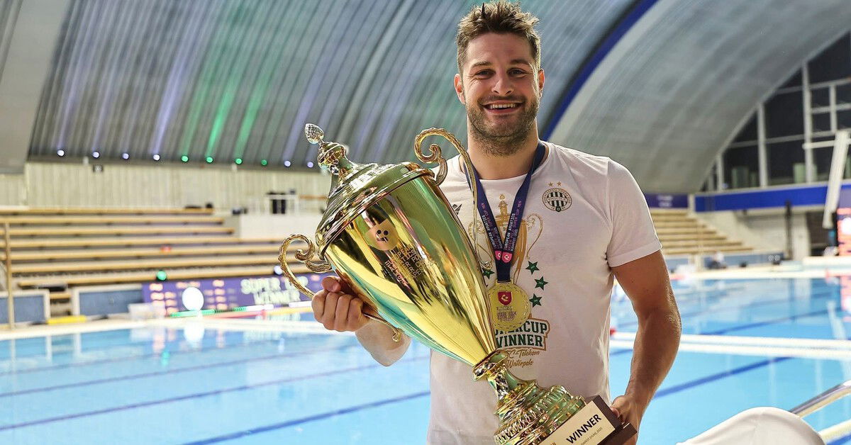 Manhercz Krisztián az év álomcsapatában