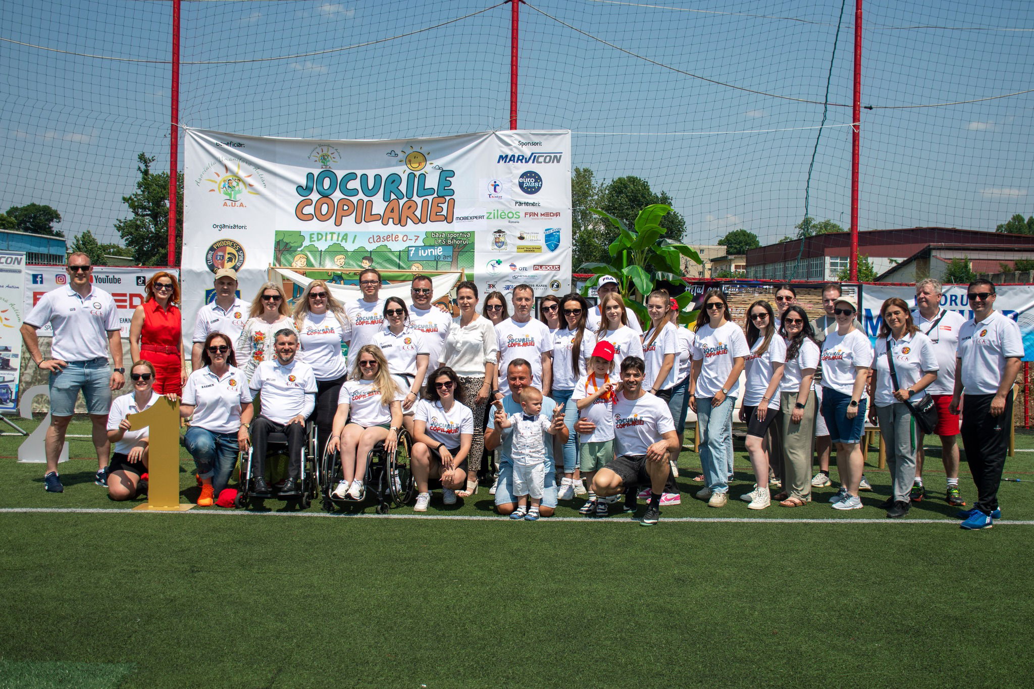 Játszva segítettek – Mozgalmas nap az autizmussal élő gyermekek támogatásáért