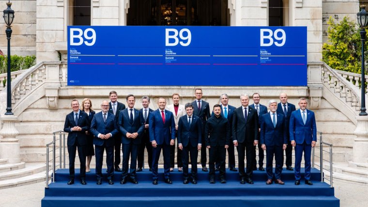A NATO-tagállamok védelmi beruházásainak növelését szorgalmazták a Bukaresti Kilencek társelnökei