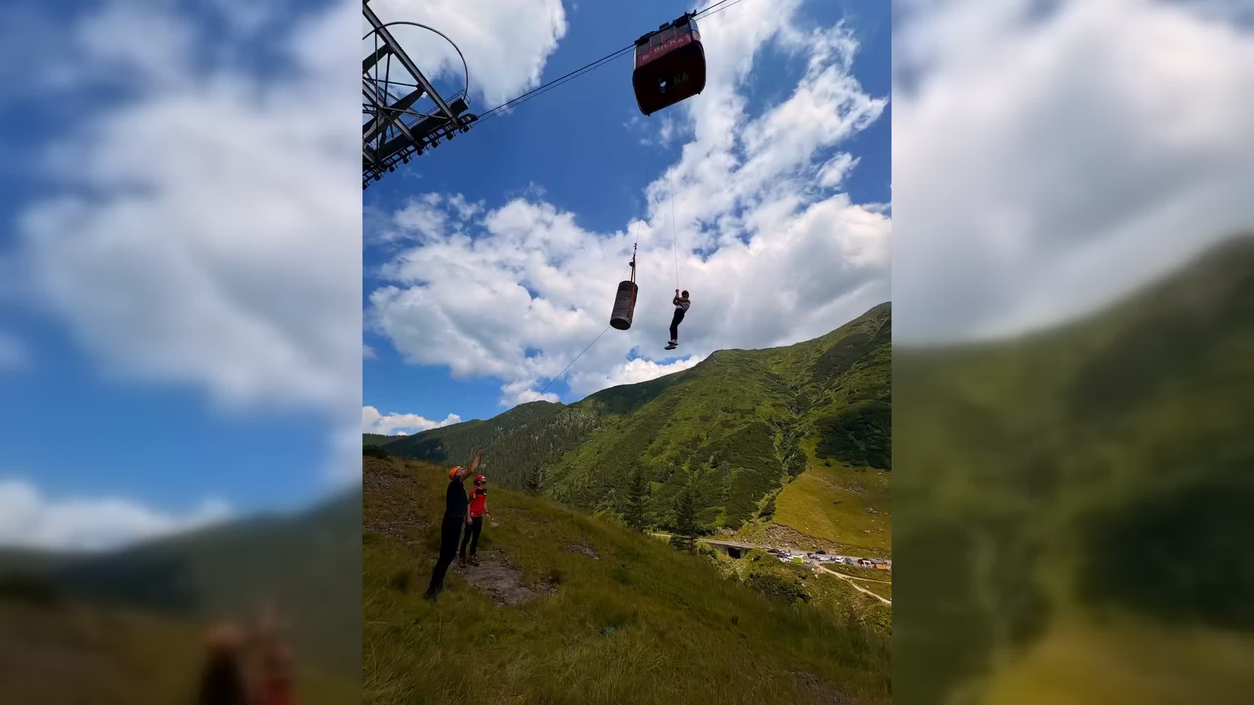 Tizennyolc turista rekedt a felvonóban a Bilea-tónál